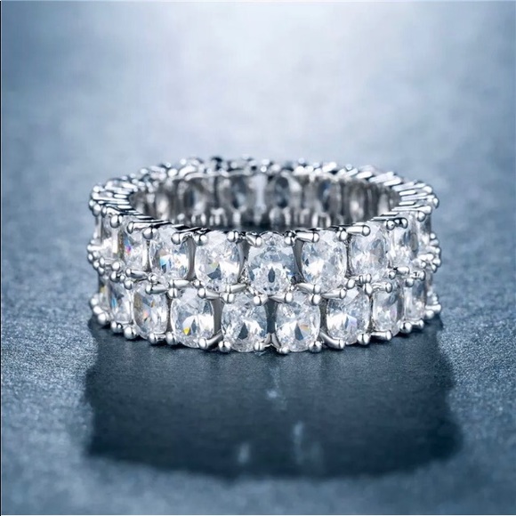 Jewelry - 🍷 Sparkling 2 rows of Oval White Sapphires in 925